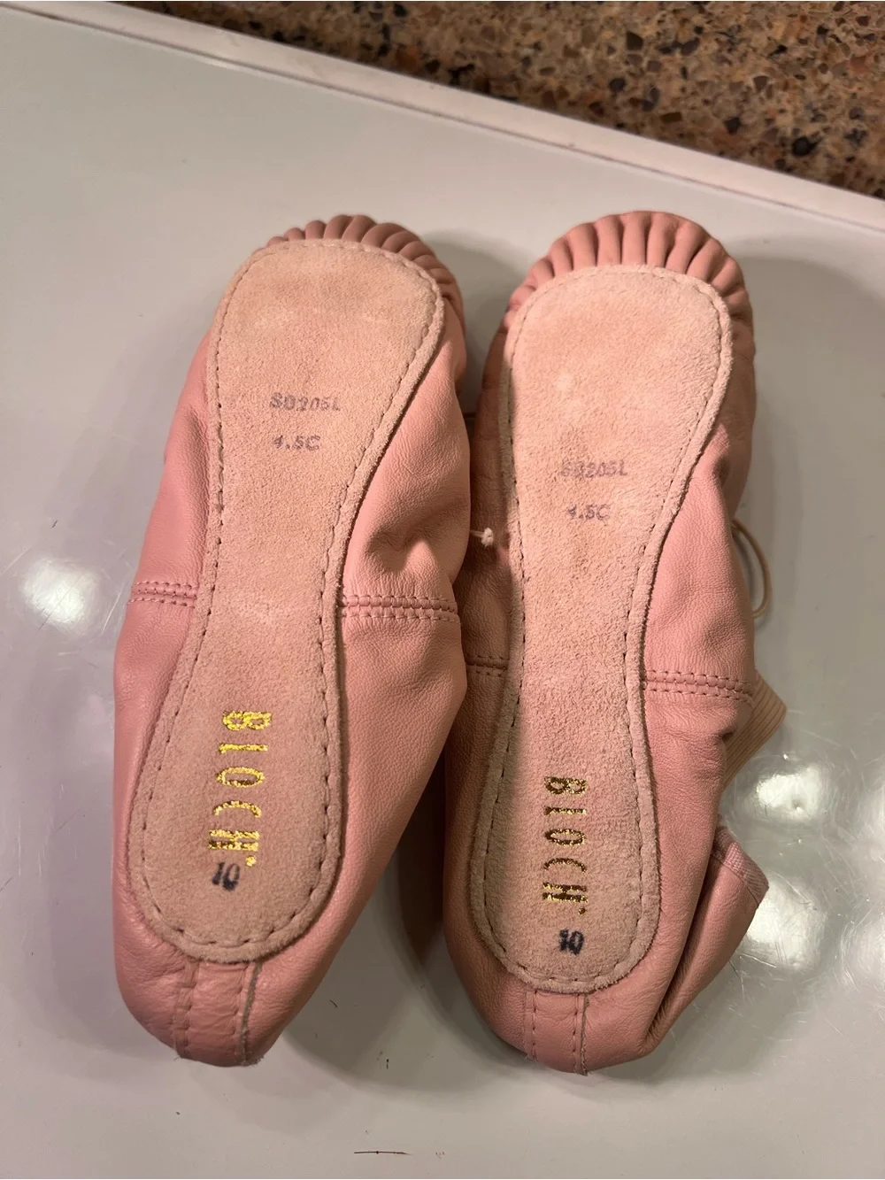 Bloch Girl’s Size 10 Pink Leather Ballet Flats with Elastic Tie NWOT Full Sole